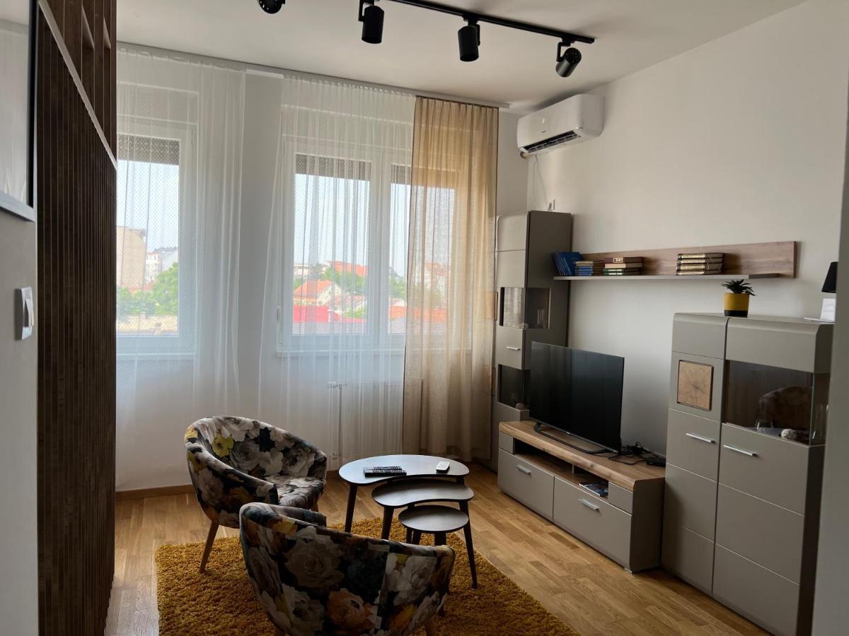 Apartment Charlie Private Parking Novi Sad Exterior foto